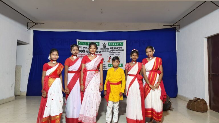 Dhai Akhar Prem’ Cultural Jatha in Jharkhand Wove a Multicolored Fabric